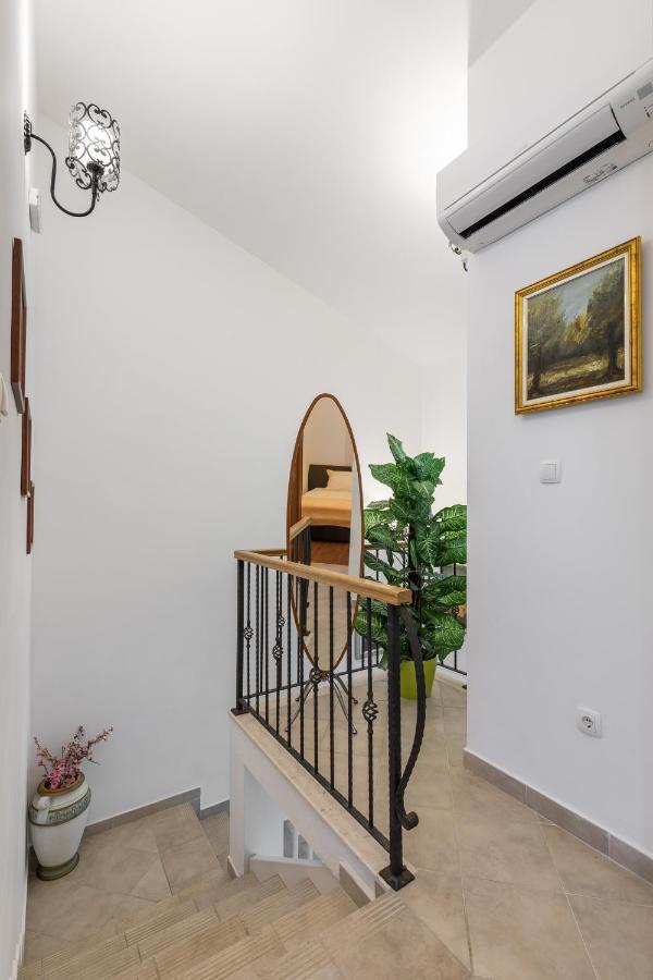 Apartments Croatia Трогір Екстер'єр фото